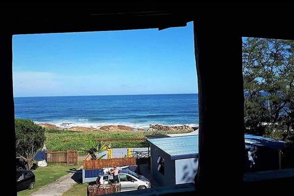 Blue Space Shack Holiday home